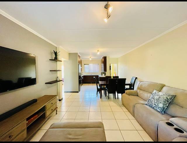 2 BEDROOM APARTMENT RENTED IN SUNNINGHILL
